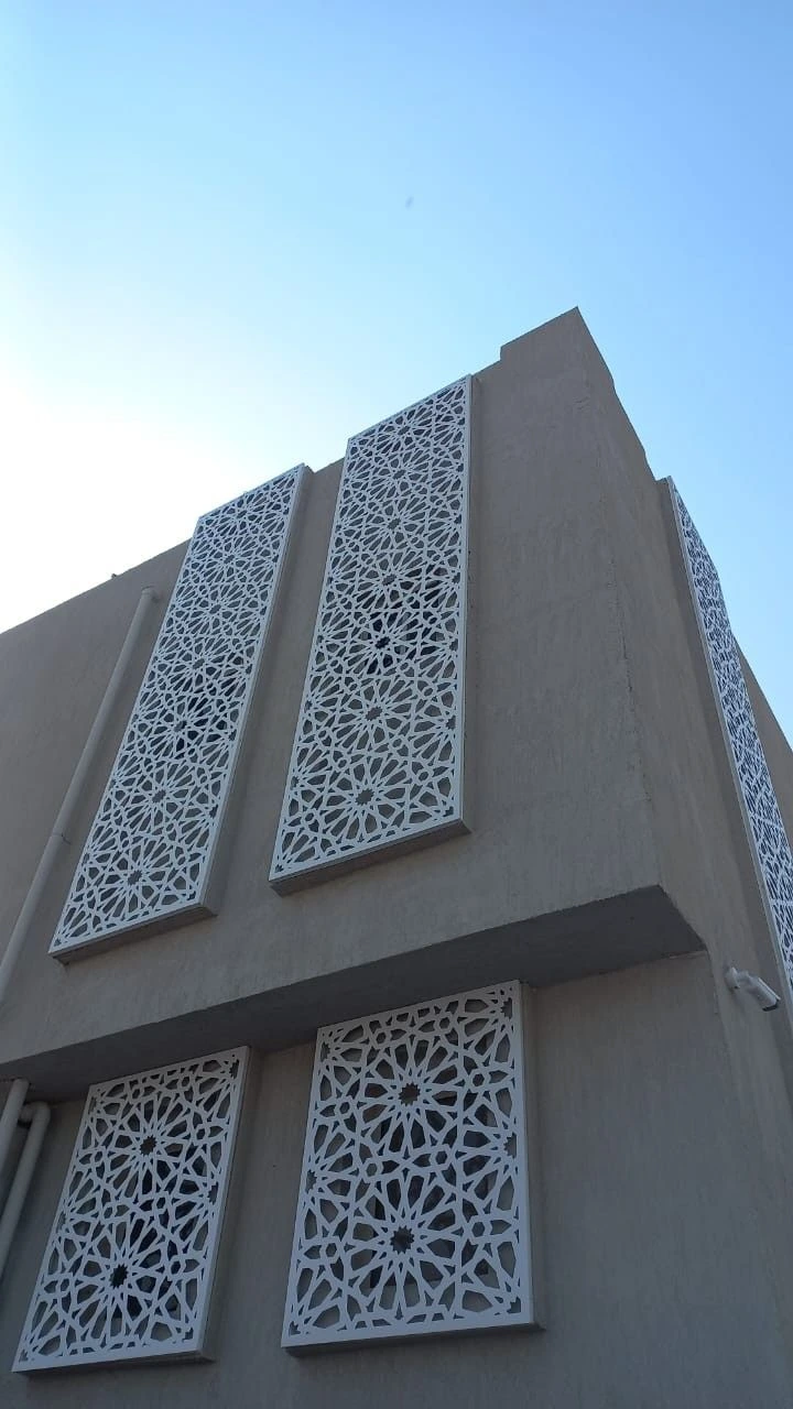 واجهة فيلا سواتر قص ليزر مكة بديكور معدني فخم