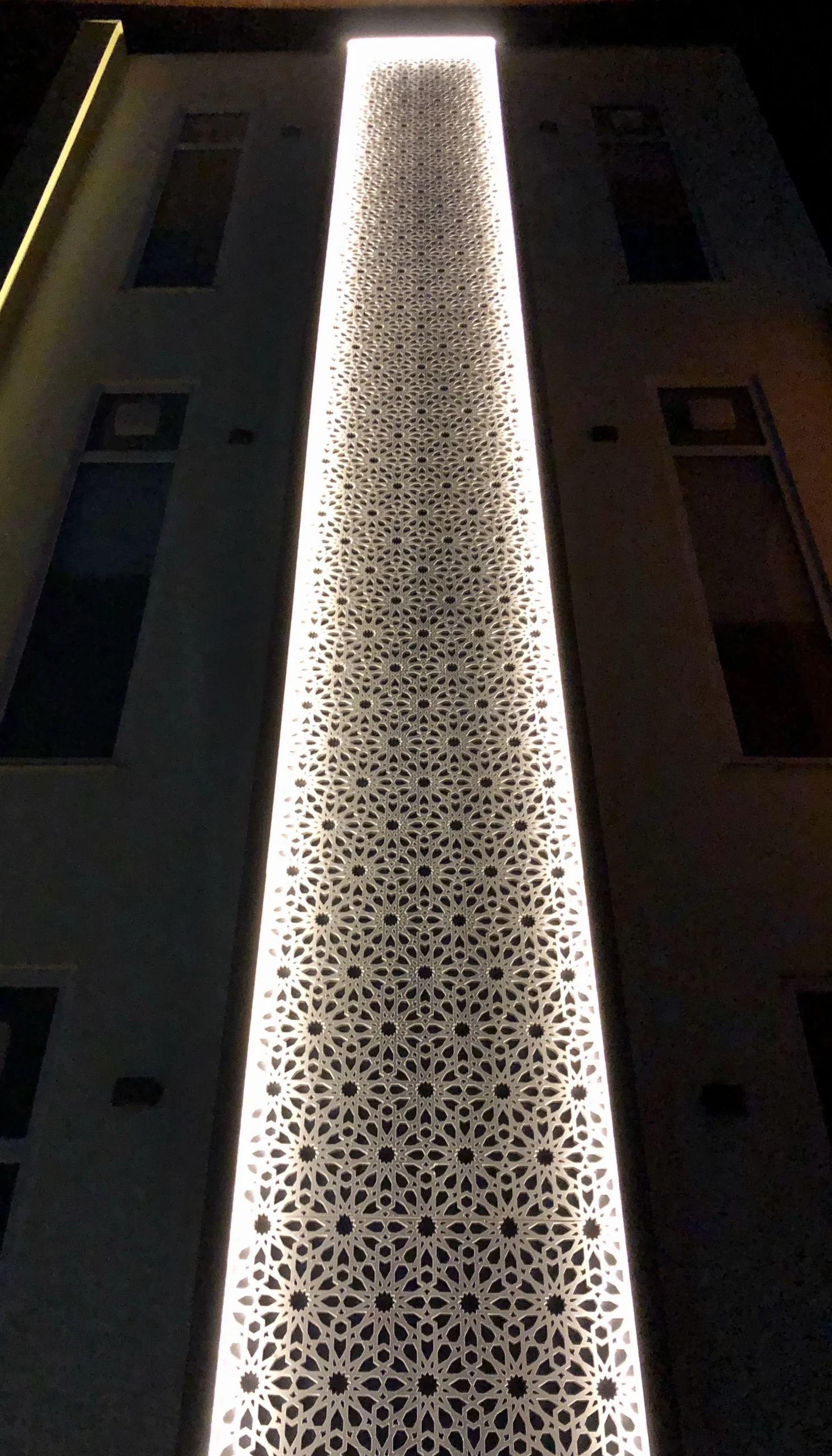 سواتر قص ليزر مكة ذات خصوصية بتصميم هندسي